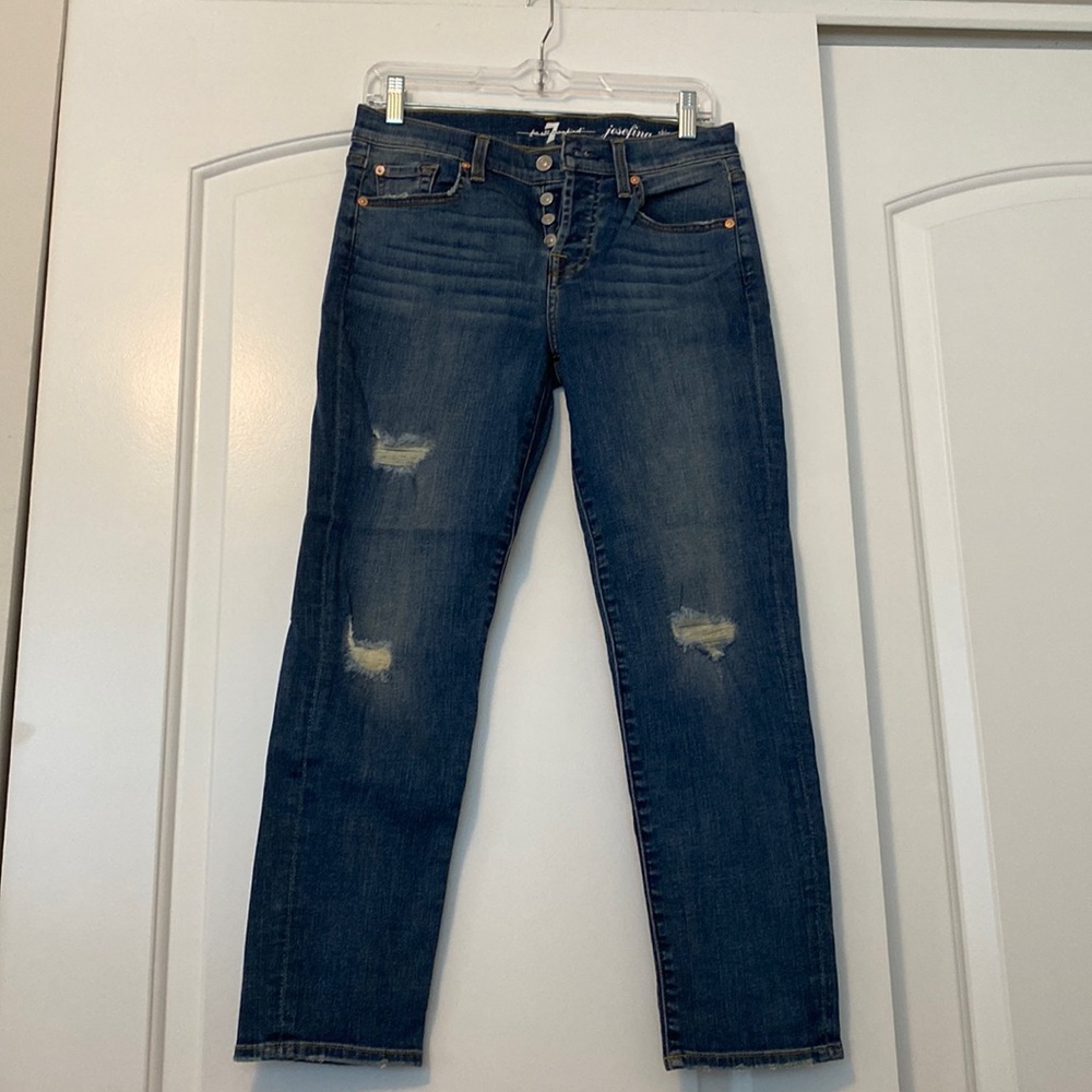 Skinny boyfriend fit ankle jeans. 7 for all mankind. Size 25